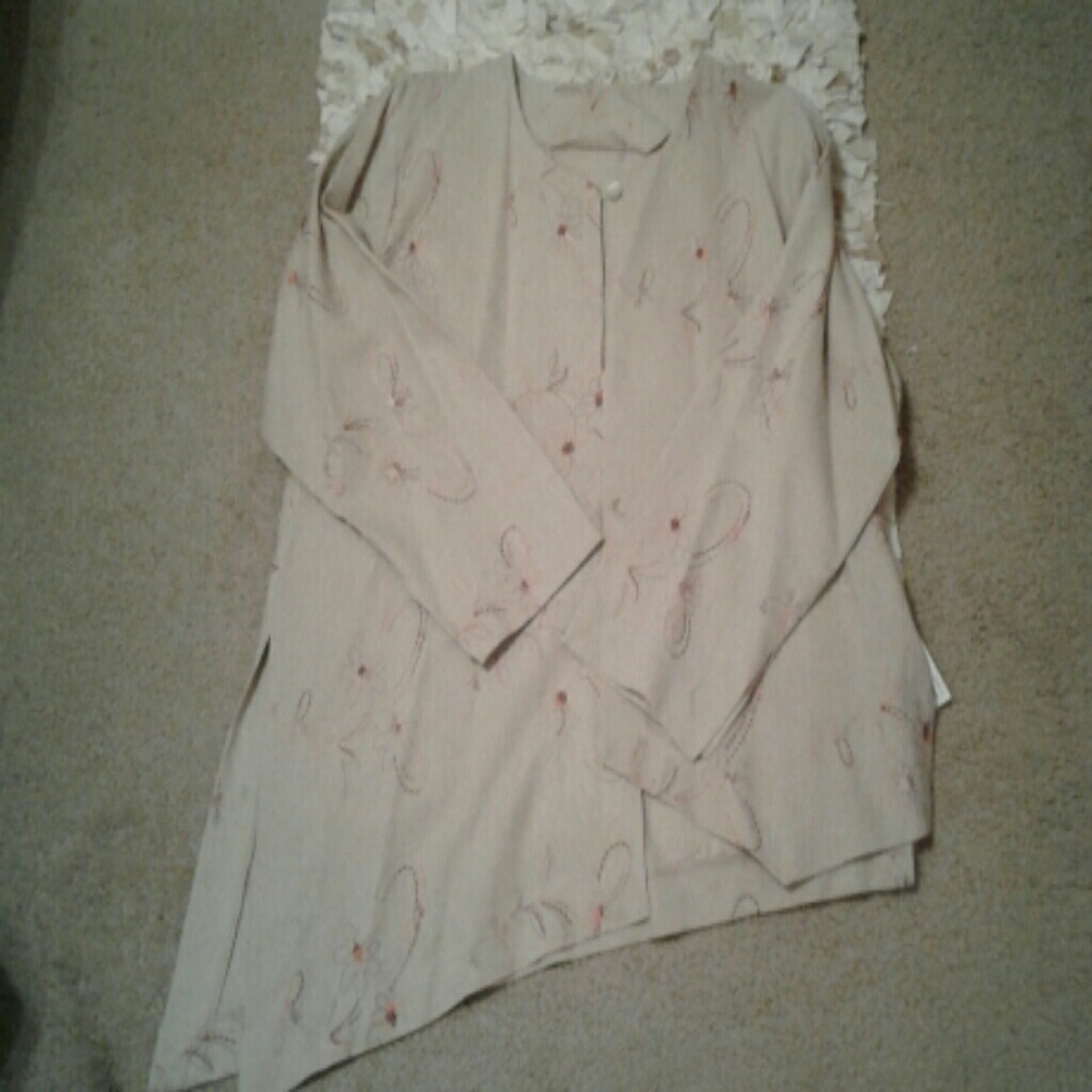 Embroidered Linen Tunic - Picture 5 of 6
